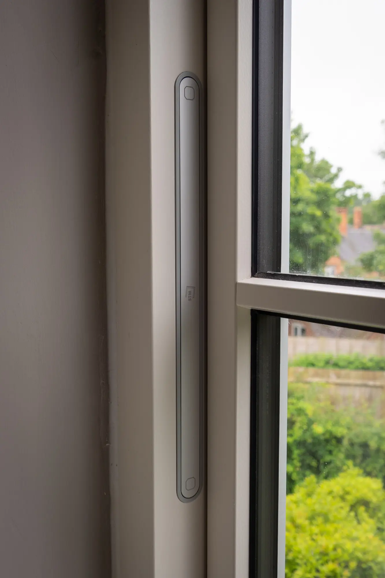 Replace trickle vent in London